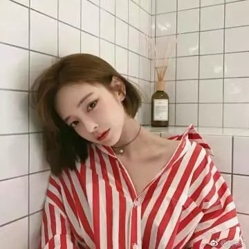 在窗边